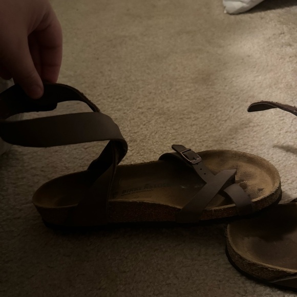 Tie up the ankle birkenstock’s, only worn 2 or 3 times, smoke free home - Picture 4 of 5